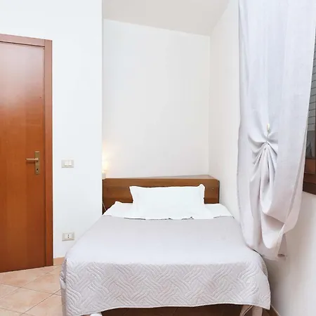 In Bb - Single For Bike Lovers In A Bb In Guest house Porto Viro
